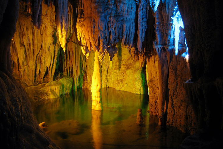 Động Phù Dung Động Phù Dung